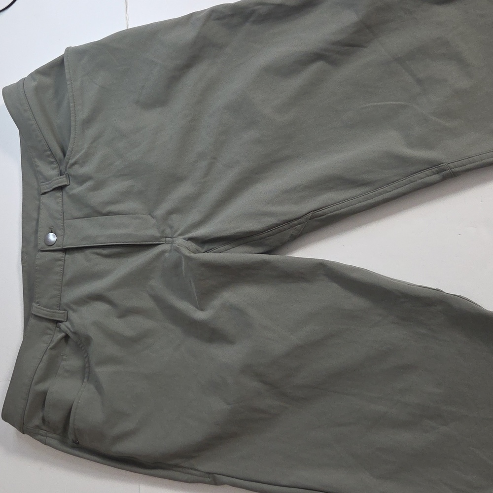 Lululemon ABC Classic Fit 36 Warpstreme